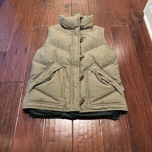Patagonia Olive Green Puffer Vest with Toggles Duck Down-Size Small